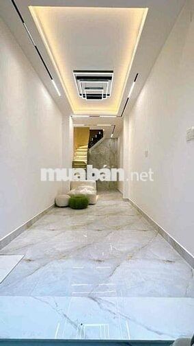 Mat tien duong so 6m -xe hoi do cua q4