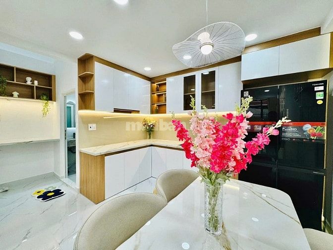 Ngộp! Bán nhà 33m² đường Chu Văn An, P12, Bình Thạnh. Hẻm 5m, sổ sẵn