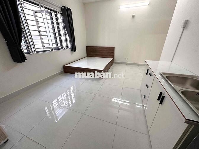PhÒng Ban Công Cửa Sổ Đường Lê Thị Riêng