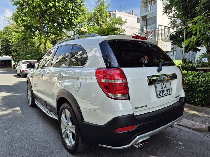 Cần bán Captiva đời 2015 số Auto,màu trắng,gđ sử dụng mới 98%.