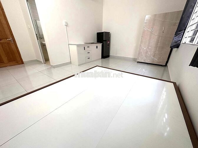 PhÒng Ban Công Cửa Sổ Đường Lê Thị Riêng