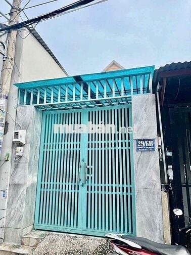 Ngay sát Nguyễn ảnh thủ và sân banh cây sung  trệt lửng giáp Q12
