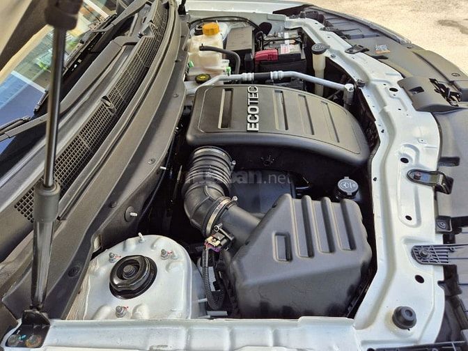 Cần bán Captiva đời 2015 số Auto,màu trắng,gđ sử dụng mới 98%.