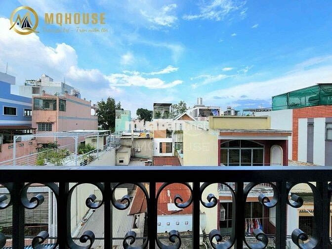 DUPLEX BAN CÔNG NGAY BỜ KÈ - GIÁP PHÚ NHUẬN, Q3, Q10, Q1,