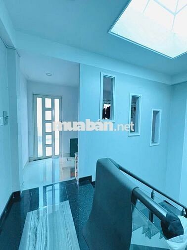 Bán Nhà HẺM XE HƠI  PHẠM VĂN ĐỒNG P13 Bình Thạnh -83m2 - 4tầng- 13.9tỷ