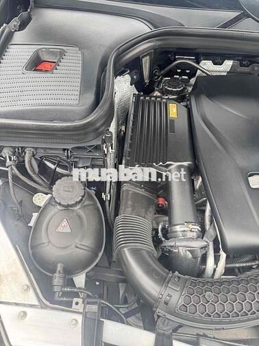 Mercedes Benz GLC300 4matic model  2017 - 62000 km