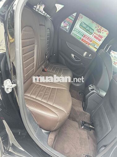 Mercedes Benz GLC300 4matic model  2017 - 62000 km