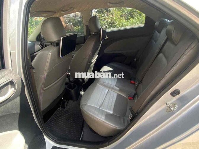 Kia Soluto 2021 1.4 MT rin a-á fun đồ chơi
