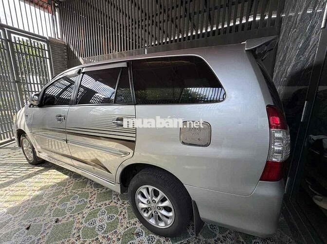 Toyota Innova 2014 2.0E - 143348 km