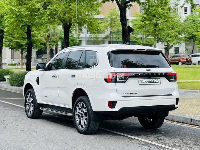 Ford Everest 2022 Titanium 2.0L Form mới nhất ĐẸP