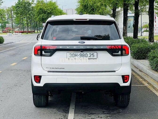 Ford Everest 2022 Titanium 2.0L Form mới nhất ĐẸP