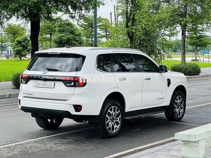 Ford Everest 2022 Titanium 2.0L Form mới nhất ĐẸP