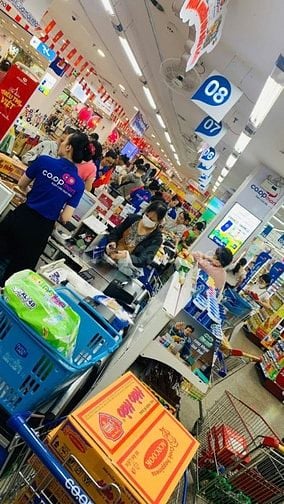 Tuyển Gấp Trung Tuổi Ở Vị Trí Tạp Vụ, Bán Hàng, Bảo Vệ Đi Làm Ngay
