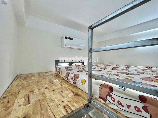 Phòng trọ có gác cửa sổ trời có sẵn nội thất gần Công Viên Làng Hoa