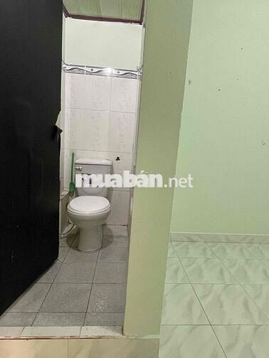 Phòng trọ 10m2, đường Hồ Thành Biên, Phường 4, Q.8