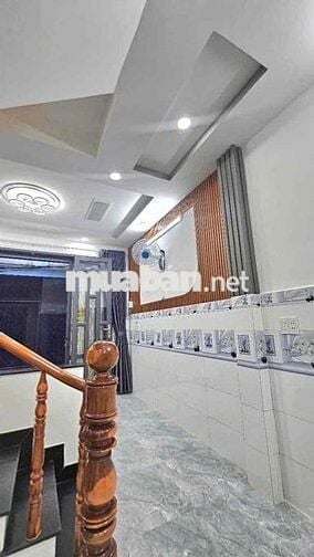 Bán nhà Đ số 3 bình Tân. 4x8 . 2 tầng sổ đẹp 2pn 2tolet Gia 2ty9