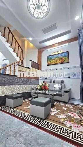 Bán nhà Đ số 3 bình Tân. 4x8 . 2 tầng sổ đẹp 2pn 2tolet Gia 2ty9