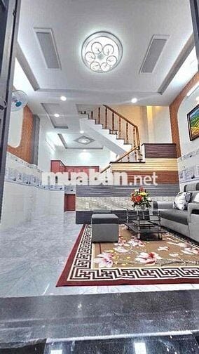 Bán nhà Đ số 3 bình Tân. 4x8 . 2 tầng sổ đẹp 2pn 2tolet Gia 2ty9