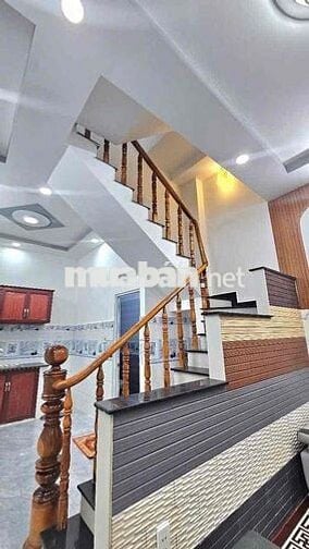 Bán nhà Đ số 3 bình Tân. 4x8 . 2 tầng sổ đẹp 2pn 2tolet Gia 2ty9