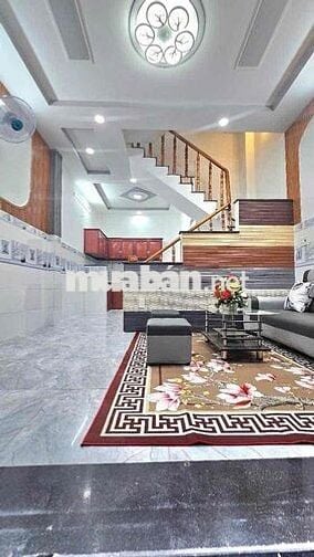 Bán nhà Đ số 3 bình Tân. 4x8 . 2 tầng sổ đẹp 2pn 2tolet Gia 2ty9