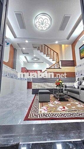 Bán nhà Đ số 3 bình Tân. 4x8 . 2 tầng sổ đẹp 2pn 2tolet Gia 2ty9