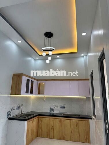 Bán nhà mới, mặt tiền ngay trung tâm