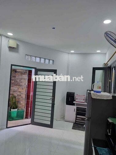 cho thuê nhà nguyên căn nhà mới sạch đẹp. nguyễn thượng hiền p4Q3