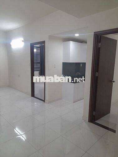 Em Phúc chuyên cho thuê Green river 2 phòng ngủ 2wc nhà trống, kế Q5