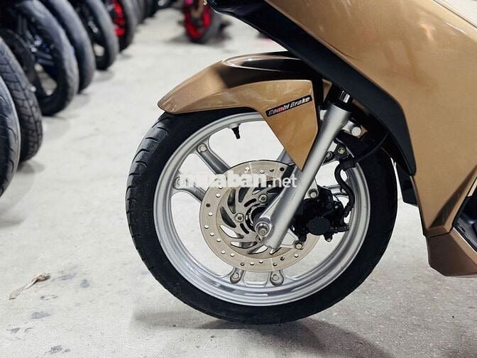 XE MÁYTHANH TÙNG_AIR BLADE 125 ĐỒNG 3D XE ĐI ÍT