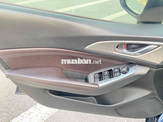 Mazda 3 2017 1.5 AT Sedan Flip phanh điện tử