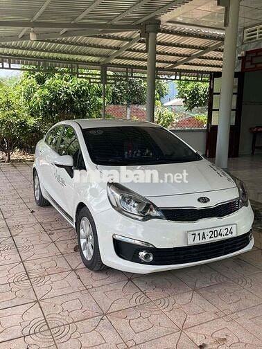 Kia Rio 2016 1.4 AT Sedan - 120000 km