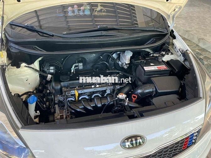 Kia Rio 2016 1.4 AT Sedan - 120000 km