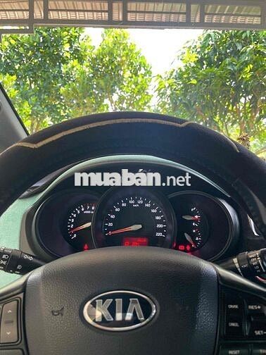 Kia Rio 2016 1.4 AT Sedan - 120000 km