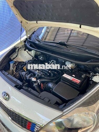 Kia Rio 2016 1.4 AT Sedan - 120000 km