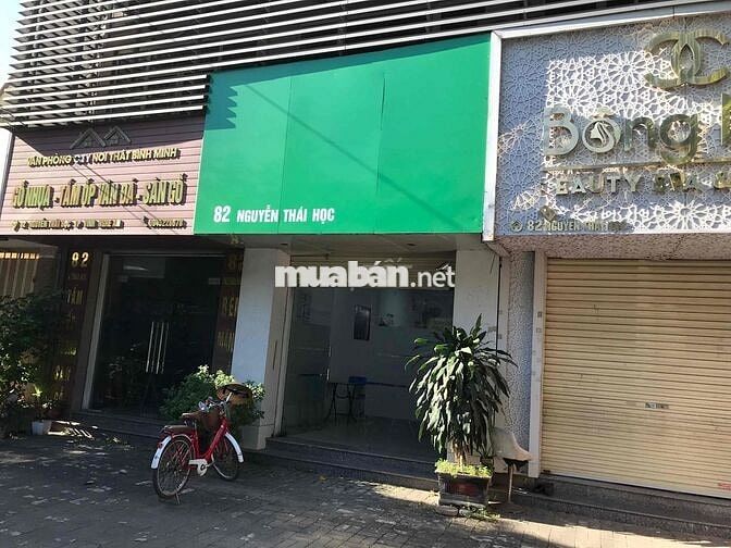 mặt bằng kinh doanh đường rộng 34 m, vỉa hè 10m