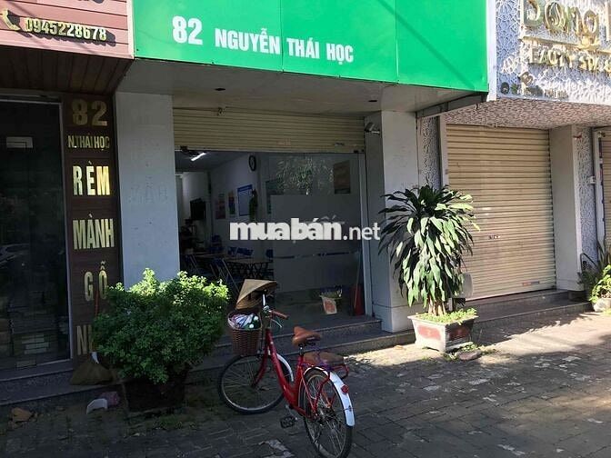 mặt bằng kinh doanh đường rộng 34 m, vỉa hè 10m