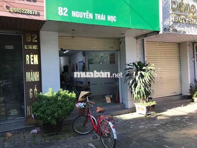 mặt bằng kinh doanh đường rộng 34 m, vỉa hè 10m