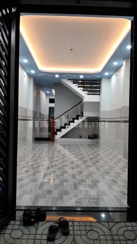 Nhà mặt tiền có full nội thất 