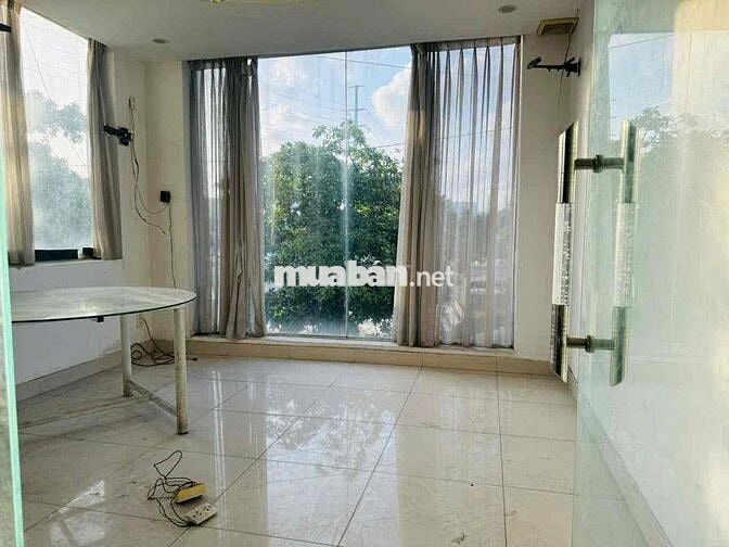 cho thuê nhà mặt tièn Nguyễn Văn Linh 14x20 giá 90 tr