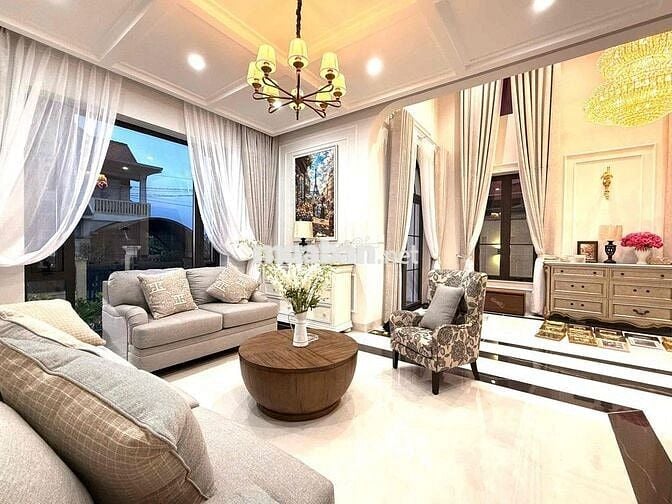 cần bán căn biệt thự, sân vườn, hồ bơi, view thành phố tại nam hồ.
