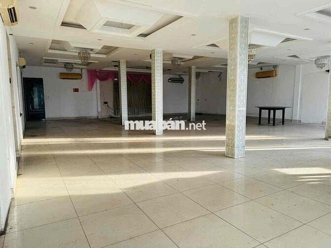 cho thuê nhà mặt tièn Nguyễn Văn Linh 14x20 giá 90 tr