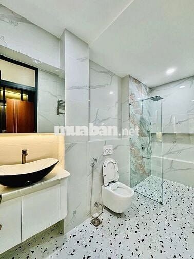 SIÊU PHẨM NHÀ ĐẸP- 40A Đặng Văn Ngữ P.10 Q.PN-5x20 500m2 CÓ THANG MÁY