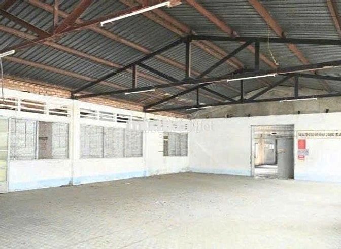 Cho thuê kho nhỏ Quận 4  DT 250m đường xe cont, tường xây sạch đẹp