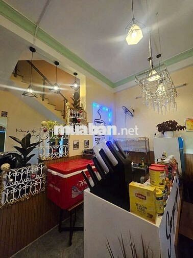 sang quán cafe 6*16 trệt 2 lầu 3pn mặt tiền đường lớn