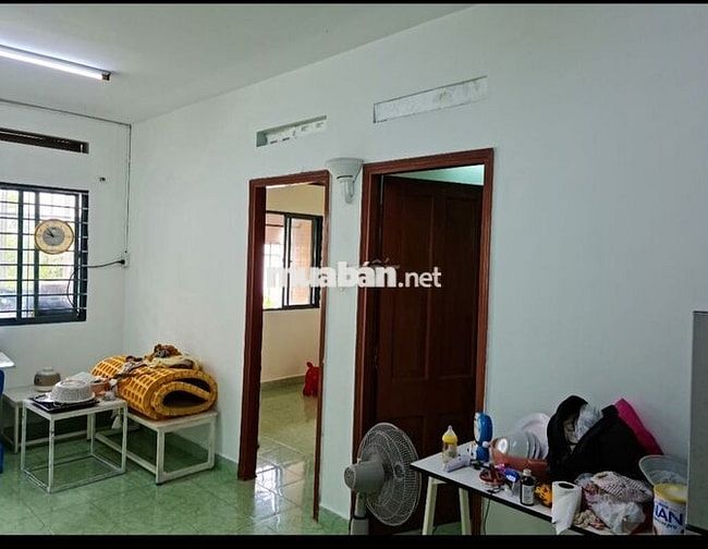 Cho thuê chung cư Bàu Cát 2, 50m2: 2pn, phòng khách, bếp, 8tr/th.