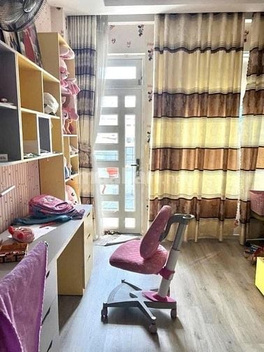 ĐANG CHO THUÊ 12 TRIỆU/ THÁNG HD 3 NĂM ĐƯỜNG 5M HẺM XE HƠI NHÀ MỚI 