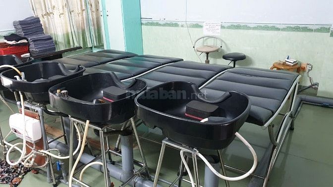 Cần sang lại toàn bộ dụng cụ, trang thiết bị làm tóc.