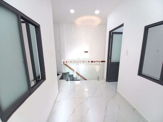 CẦN BÁN NHÀ MỚI DỌN Ở NGAY TRUNG TÂM GIÁ TỐT
