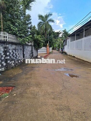 ĐẤT ĐỐI DIỆN TRƯỜNG LÁI VIỆT MĨ