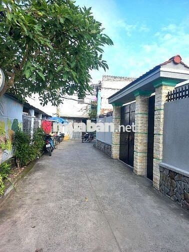 CẦN BÁN NHÀ MỚI DỌN Ở NGAY TRUNG TÂM GIÁ TỐT